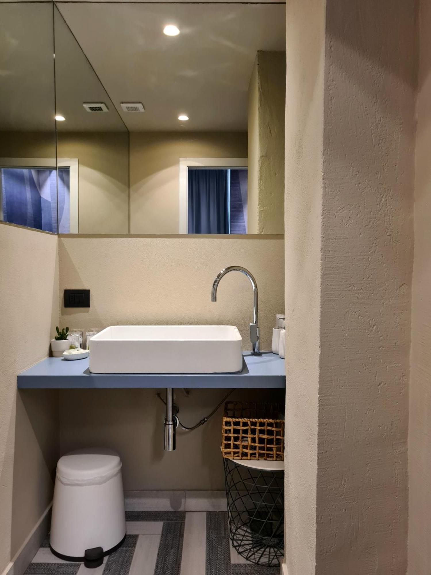 Serendipity Rooms - Navigli Milano Eksteriør billede