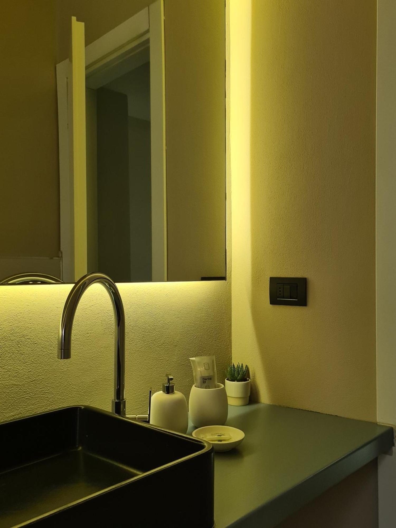 Serendipity Rooms - Navigli Milano Eksteriør billede